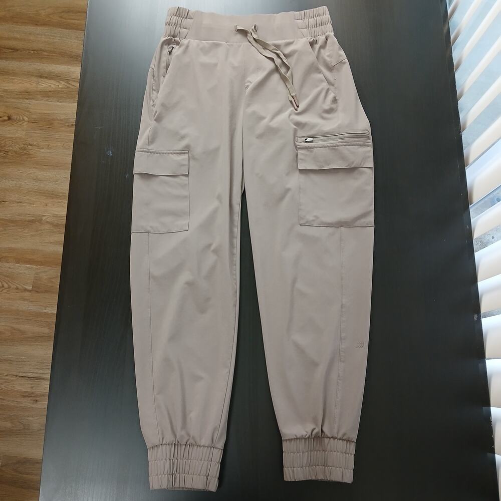 All in Motion Active Light Cargo Jogger Pants XS tan beige light brown athletic - Picture 2 of 13